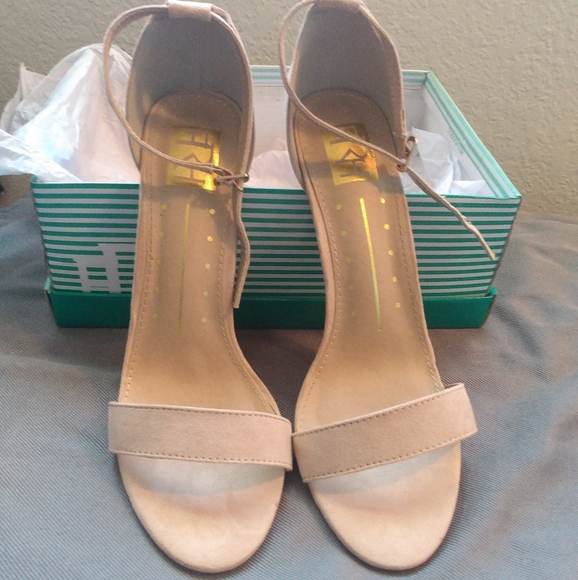 Brand new heels!! - Picture 8 of 8